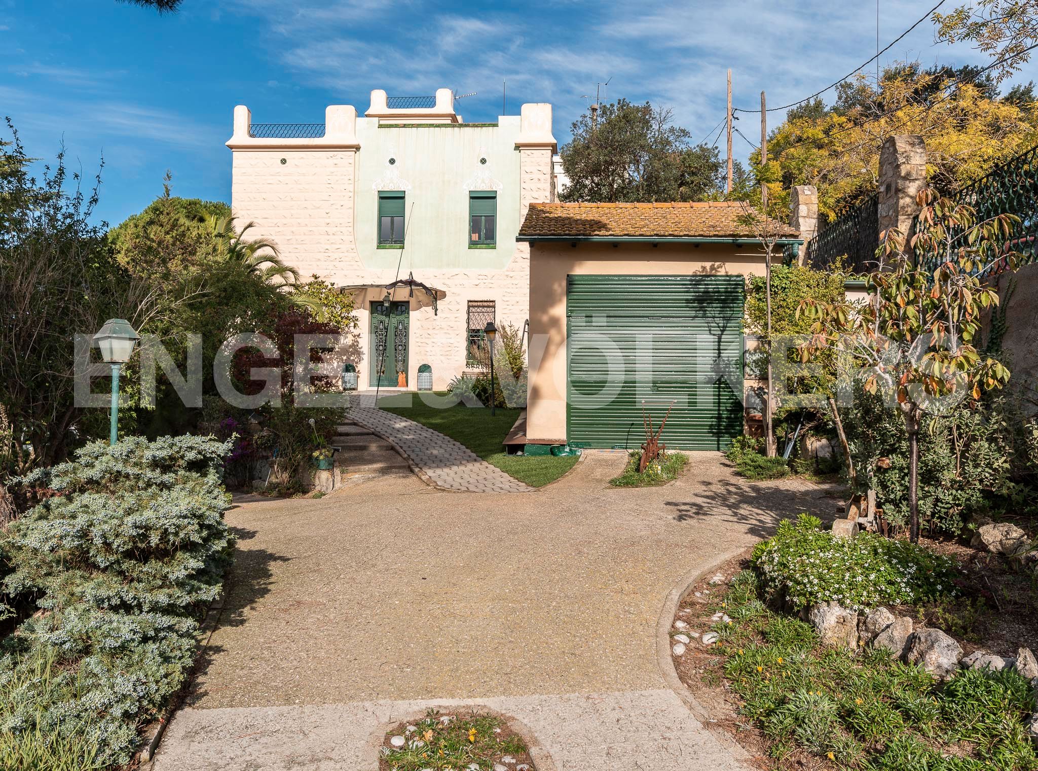 Vista exterior de Casa o xalet en venda en  Barcelona Capital amb Calefacció, Traster i Piscina