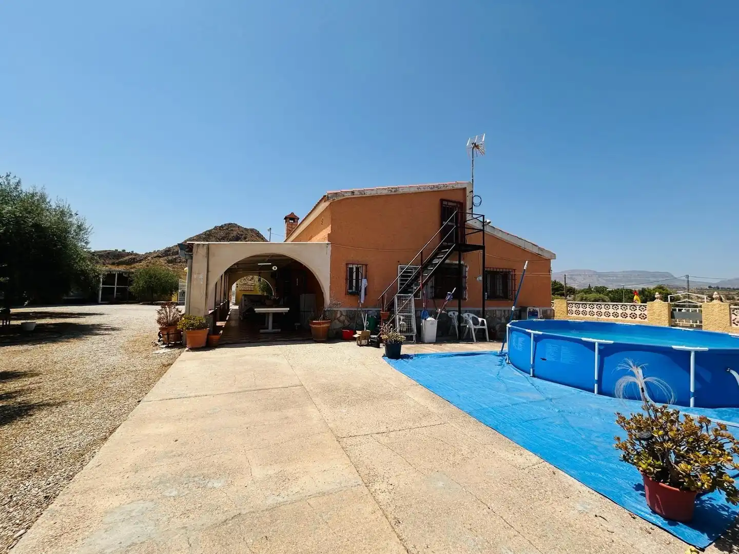 Vista exterior de Casa o xalet en venda en Alicante / Alacant amb Aire condicionat, Calefacció i Jardí privat