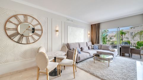 Elegante triplex de 3 dormitorios con terraza privada tipo bar