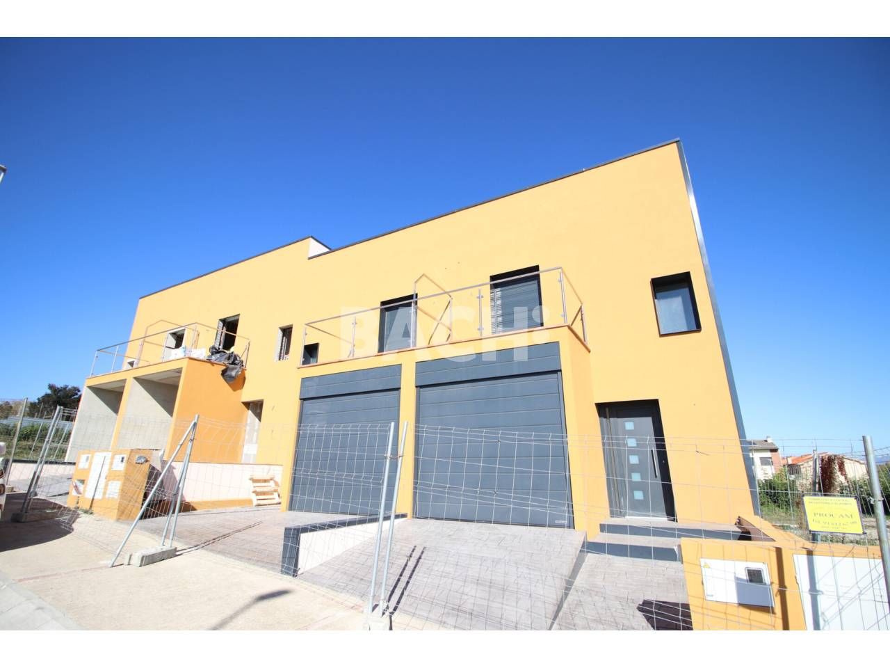 Vista exterior de Casa o xalet en venda en Vic amb Jardí privat i Parquet