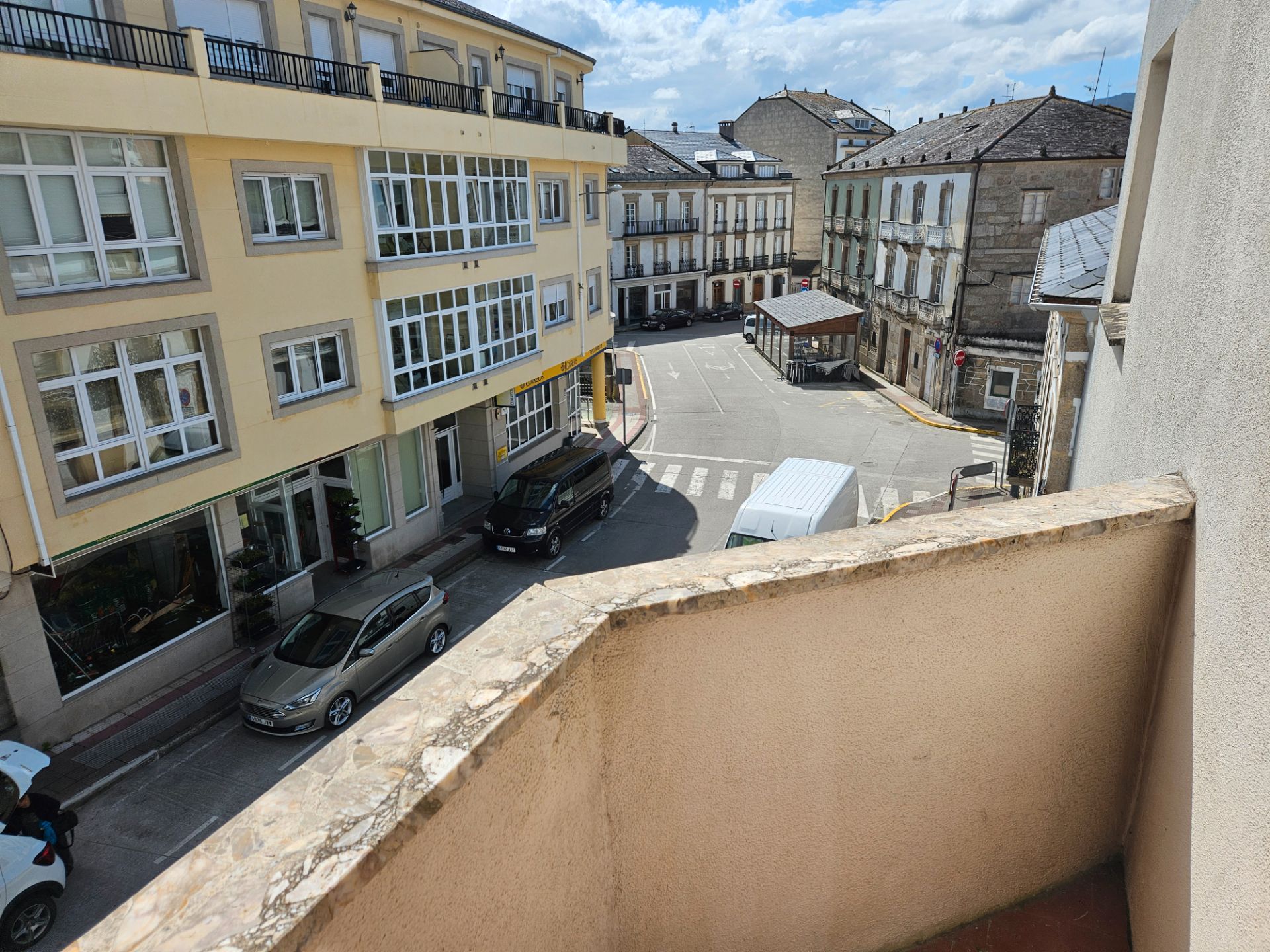 Vista exterior de Casa o xalet en venda en O Valadouro   amb Calefacció, Terrassa i Moblat