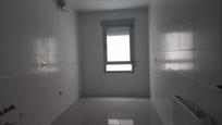 Bathroom of Flat for sale in Herencia  with Heating and Storage room