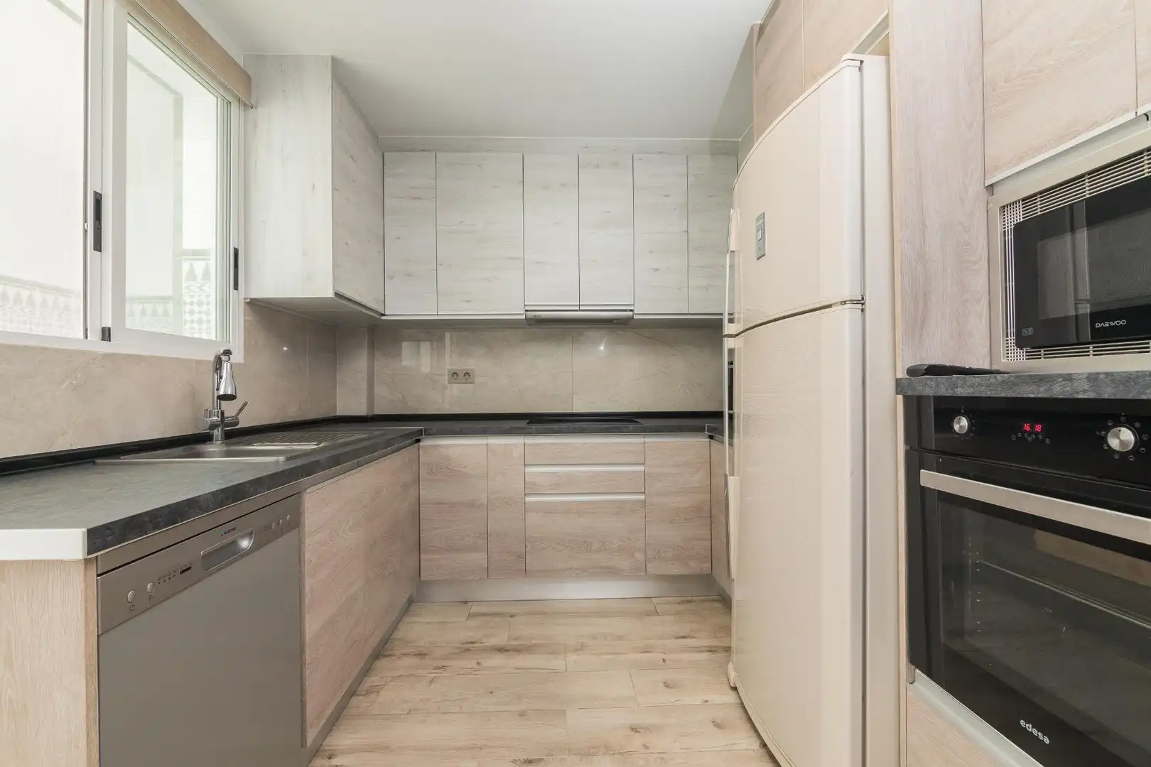 Kitchen of Detached homes for sale in Elche / Elx  with Air Conditioner, Heating and Private garden