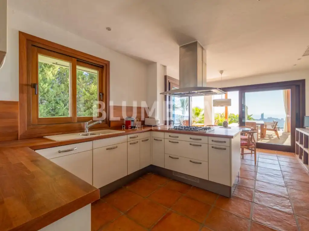House with pool for sale in Calle Praga, imagen 9