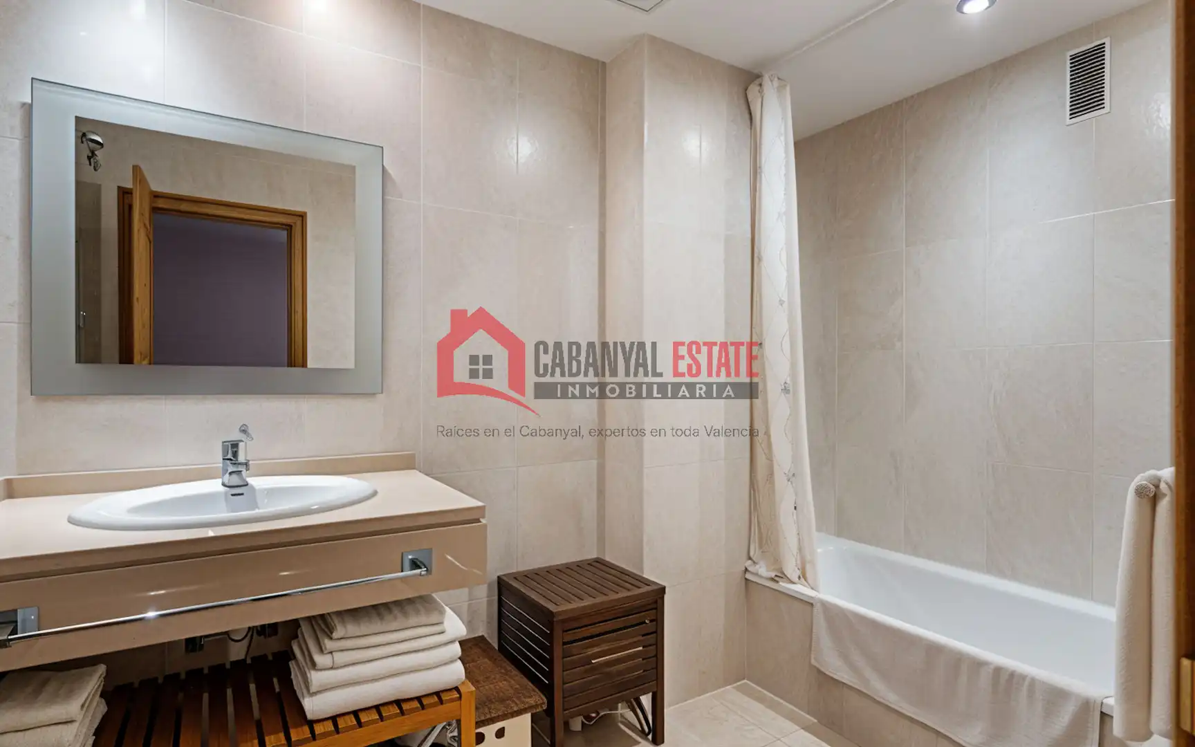 Baño de Apartamento en venta en Paterna con Aire acondicionado, Calefacción y Terraza