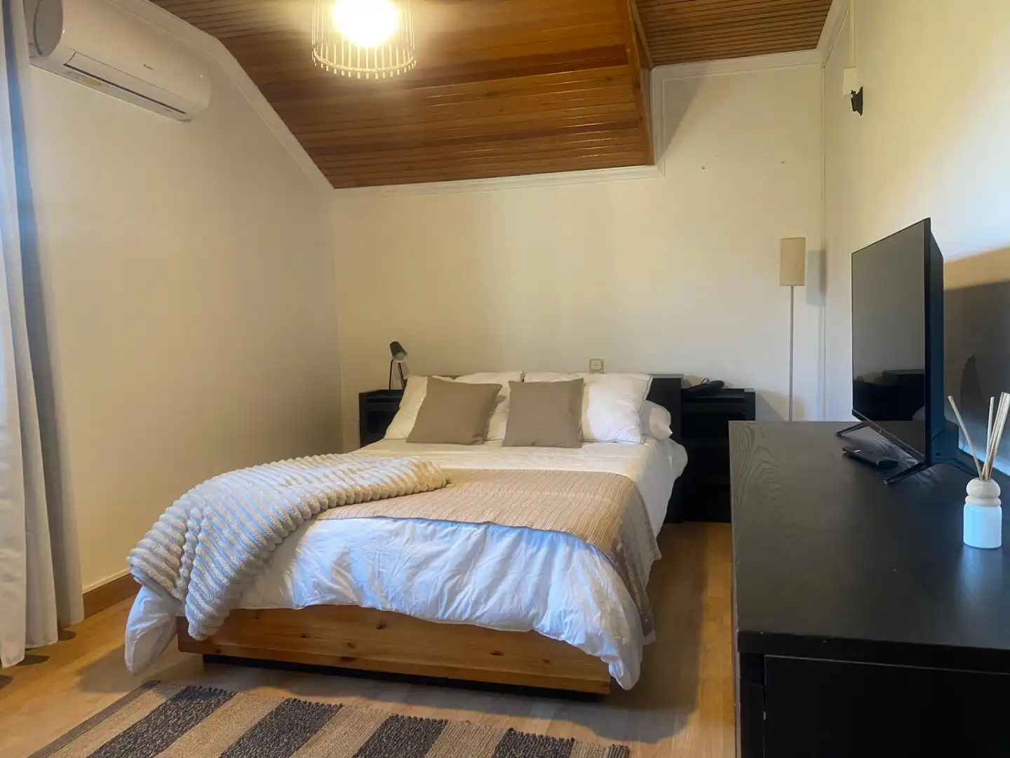 Habitación de Casa o chalet en venta en Vilagarcía de Arousa con Calefacción, Jardín privado y Parquet