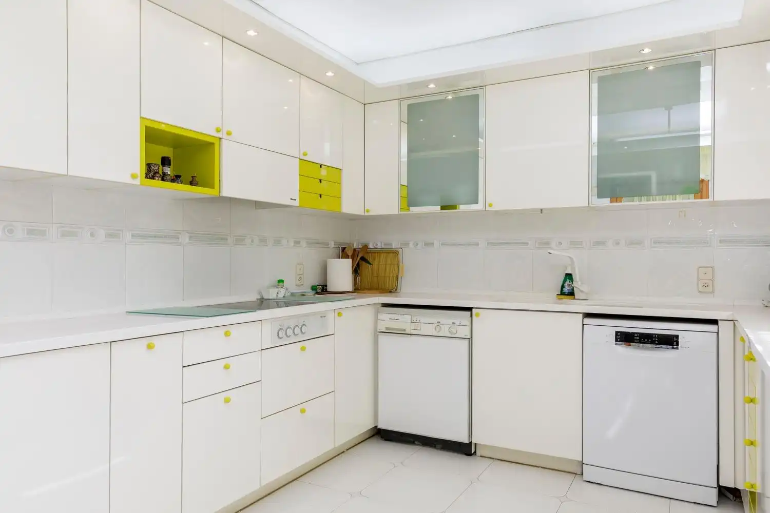 Kitchen of Houses for sale in Zaragoza  with Air Conditioner, Heating and Private garden