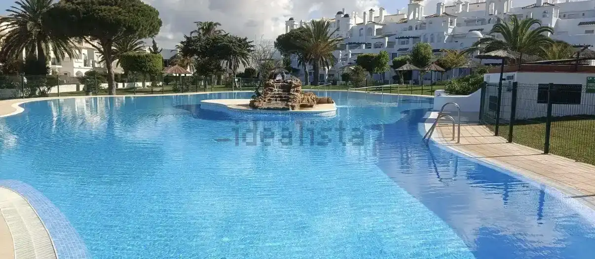 Piscina de Planta baixa en venda en Zahara de los Atunes amb Aire condicionat, Jardí privat i Traster