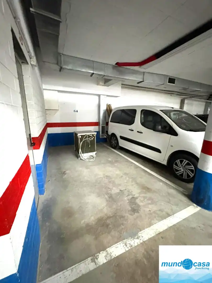 Parking of Flat for sale in Pinseque  with Air Conditioner, Heating and Terrace