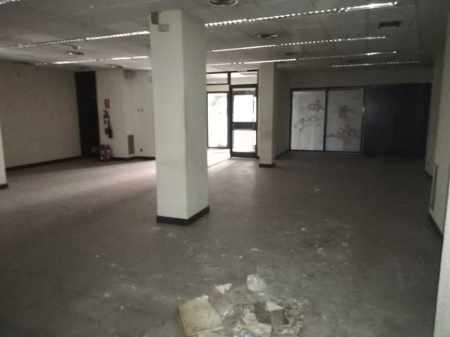 Local comercial en Venta en Calle CHIMBO en Abrantes