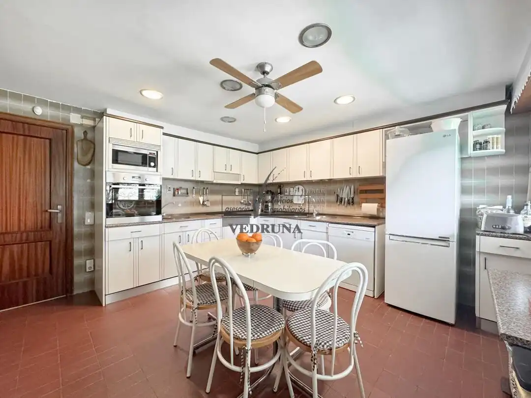 Cocina de Casa adosada en venta en Zaragoza con Aire acondicionado, Calefacción y Jardín privado