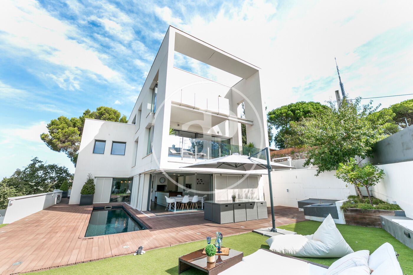 Exterior view of House or chalet to rent in  Barcelona Capital  with Air Conditioner, Heating and Private garden