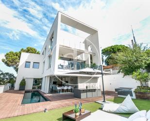 Vista exterior de Casa o xalet de lloguer en  Barcelona Capital amb Aire condicionat, Calefacció i Jardí privat