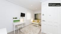 Bedroom of Flat to rent in  Madrid Capital  with Air Conditioner, Heating and Internet