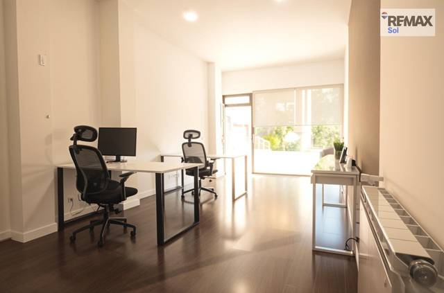 Local comercial en Venta en Calle de La Rioja en Alameda de Osuna