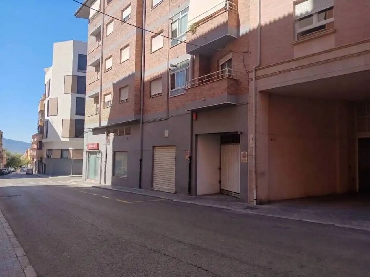 Parkplatz mit Aufzug zum Verkauf in Calle Reyes Católicos