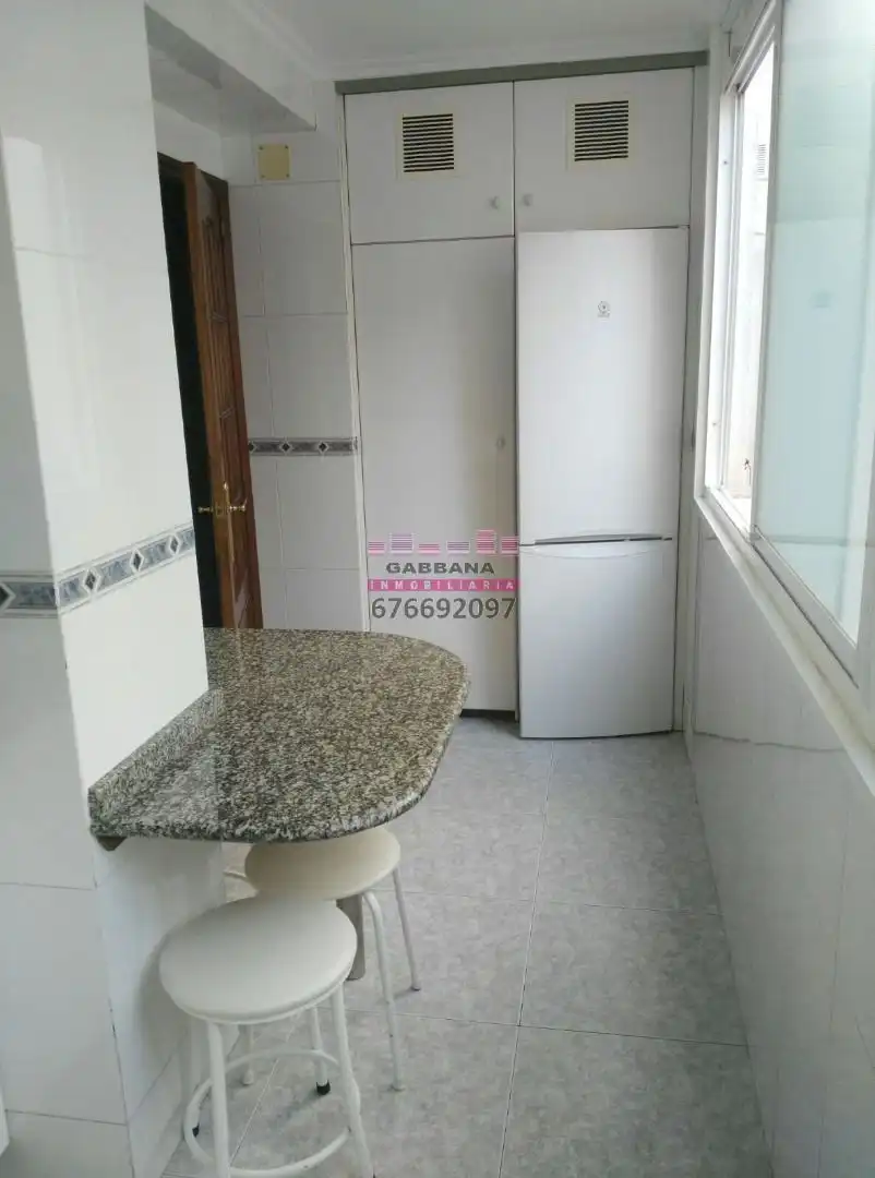 Wohnung mit Terrasse zur Miete in Rúa de Venezuela, imagen 4