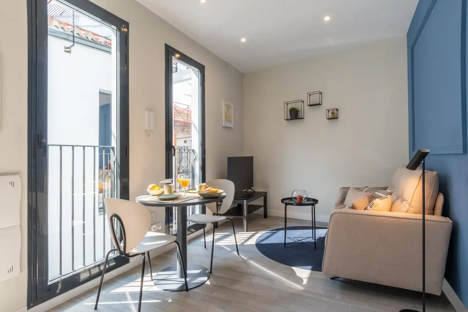 Living room of Study for rent in Madrid  with Air Conditioner, Heating and Furnished