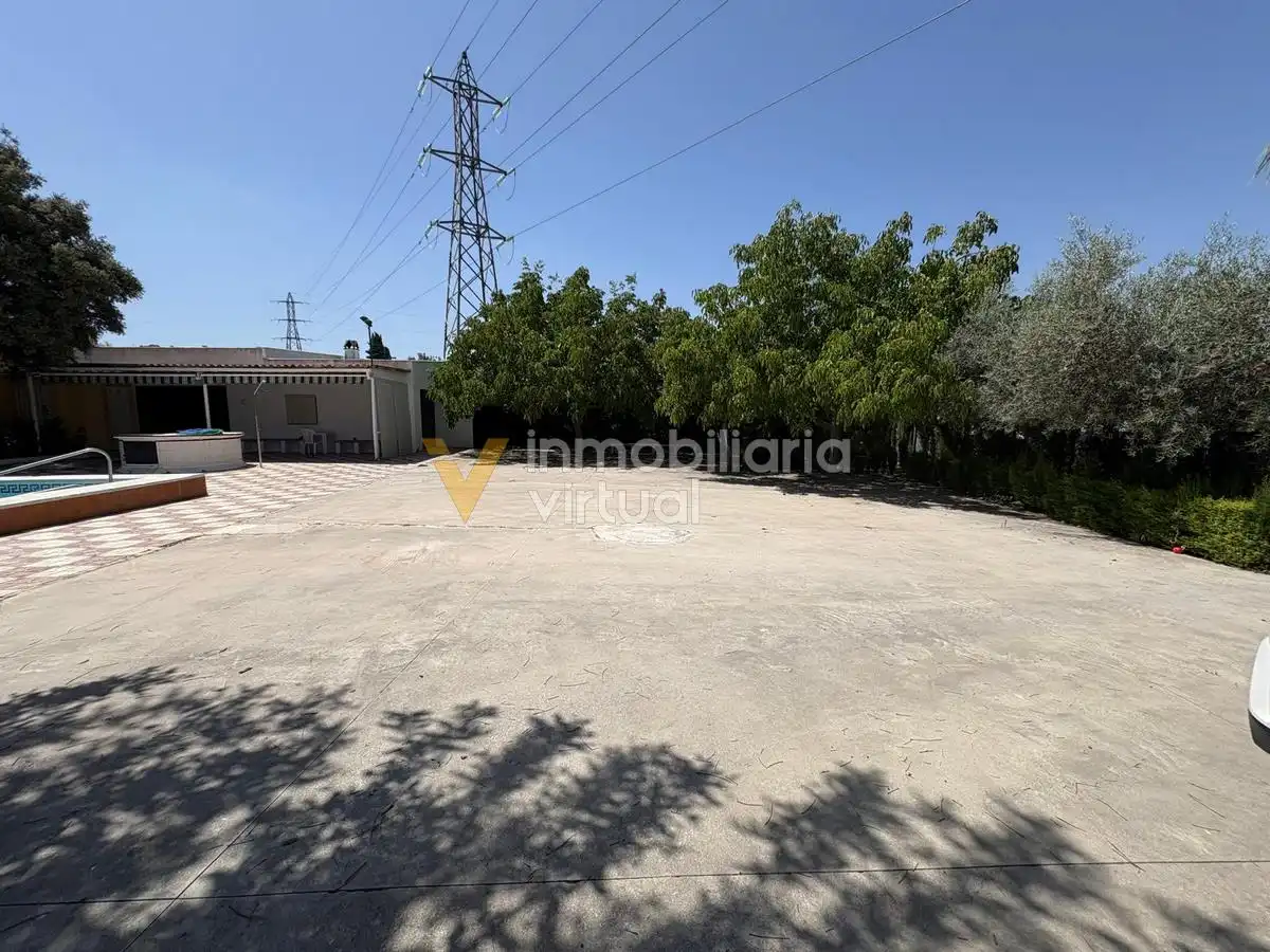 Casa o chalet en venta en Lucena con Aire acondicionado, Piscina y Amueblado