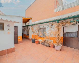 Exterior view of Single-family semi-detached for sale in Villaviciosa de Odón  with Air Conditioner and Terrace