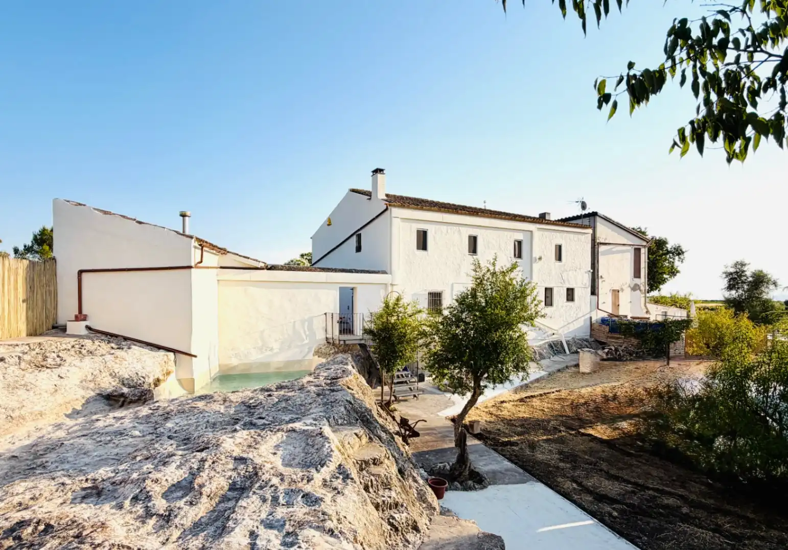 Vista exterior de Finca rústica de lloguer en Canyelles amb Aire condicionat, Calefacció i Jardí privat