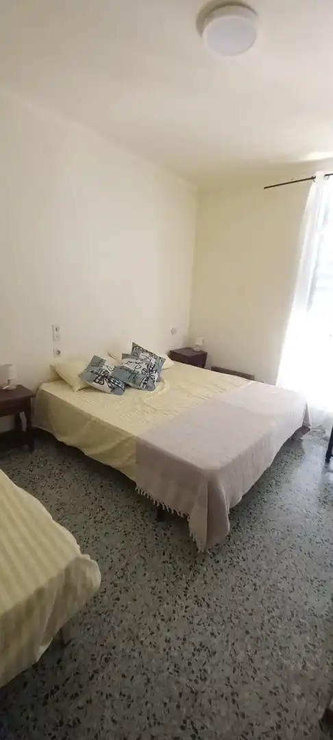 Dormitori de Apartament en venda en Roses amb Jardí privat