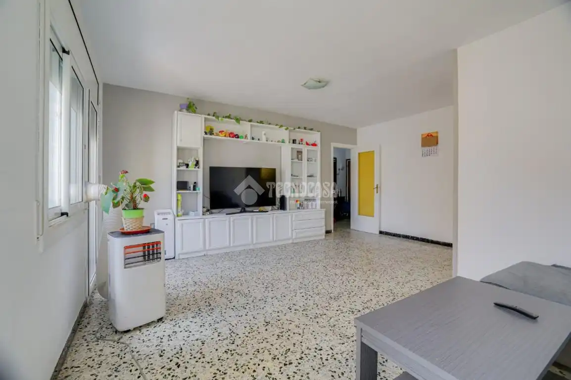 Appartamento con terrazza in vendita a Salut - Lloreda