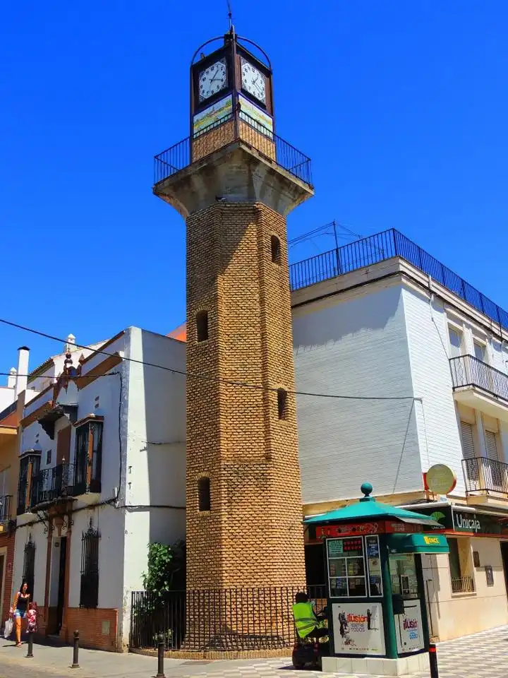 Vista exterior de Piso en venta en Coria del Río