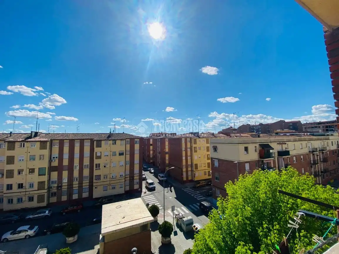 Vista exterior de Piso en venta en Talavera de la Reina con Terraza