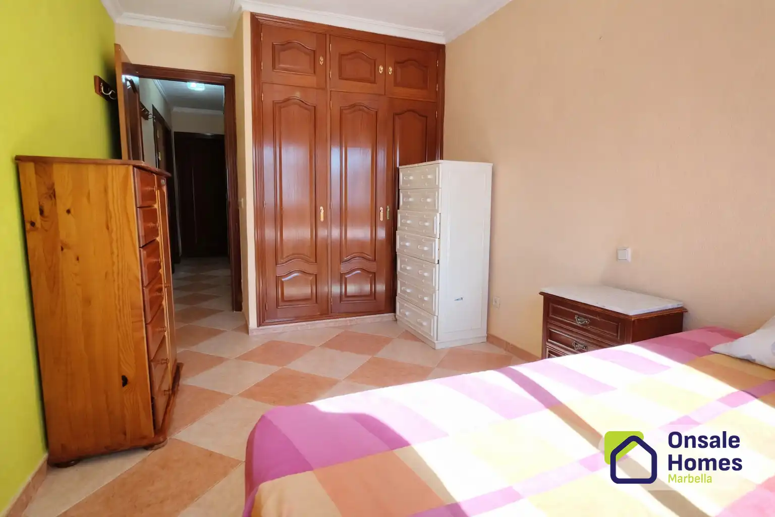 Bedroom of Flat for sale in Marbella  with Heating, Terrace and Washing machine