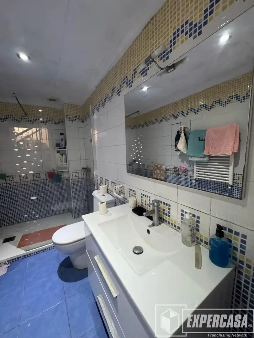 Badezimmer von Country house zum Verkauf in Albal mit Klimaanlage und Terrasse