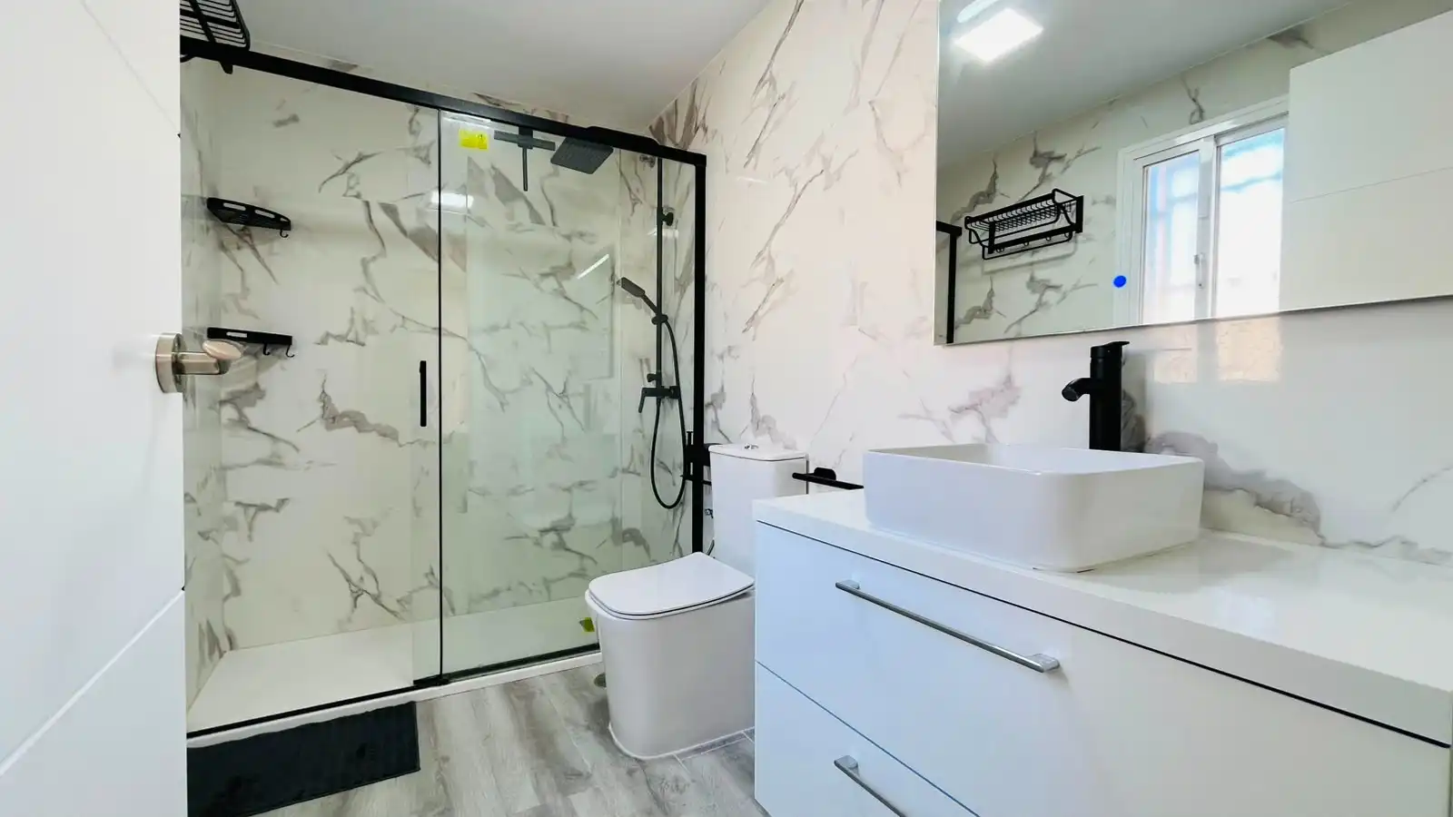 Badezimmer von Wohnung zur Miete in San Fernando mit Klimaanlage, Möbliert und Ofen
