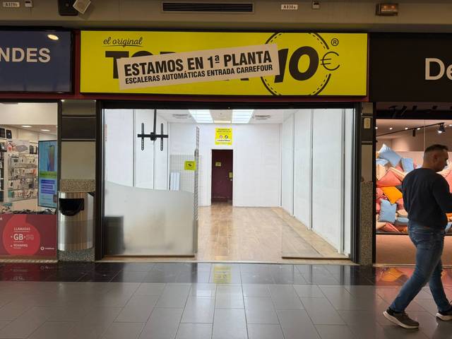 Local comercial en Venta en Carrer Baricentro, A030a en Zona Industrial