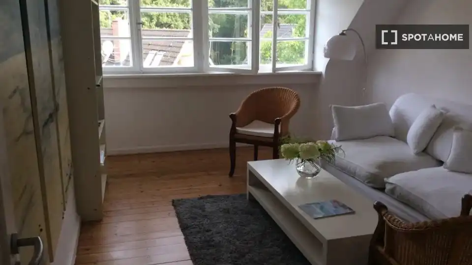 Habitación de Apartamento para compartir en Tamarite de Litera con Aire acondicionado, Terraza y Amueblado