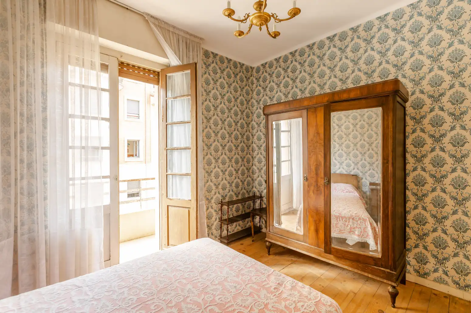 Habitación de Piso en venta en  Pamplona / Iruña con Parquet y Balcón