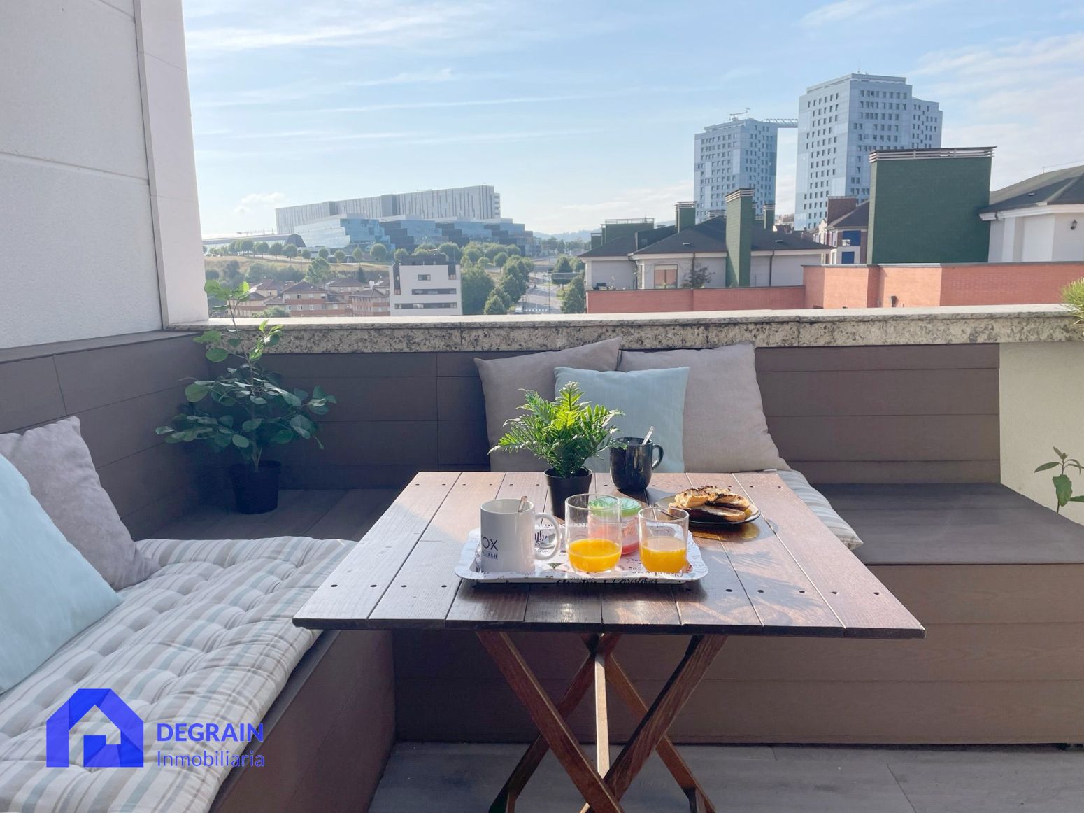 Terrasse von Dachboden zur Miete in Oviedo  mit Heizung, Parkett und Terrasse