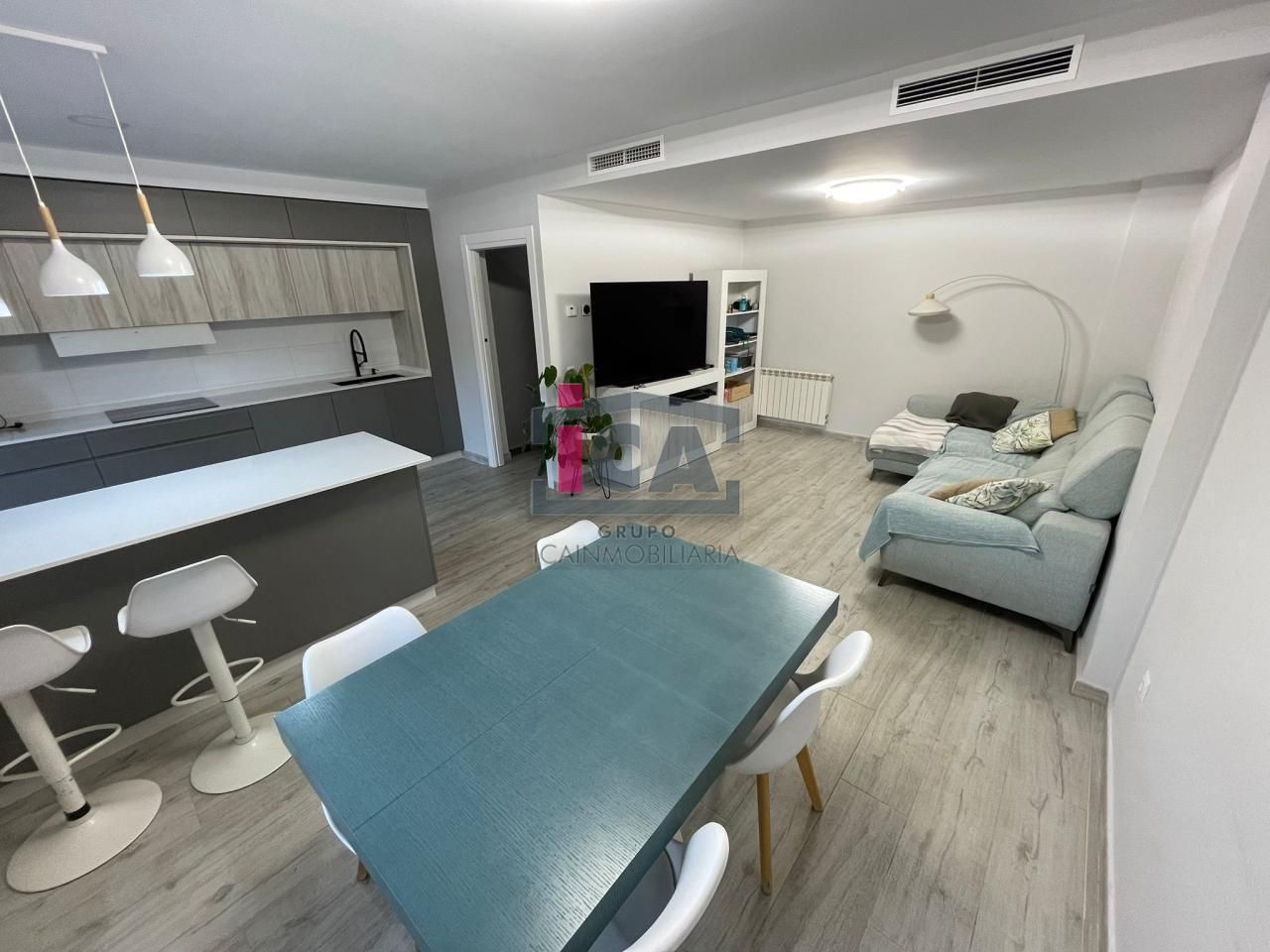 Living room of Single-family semi-detached for sale in Cáceres Capital  with Heating, Terrace and Swimming Pool