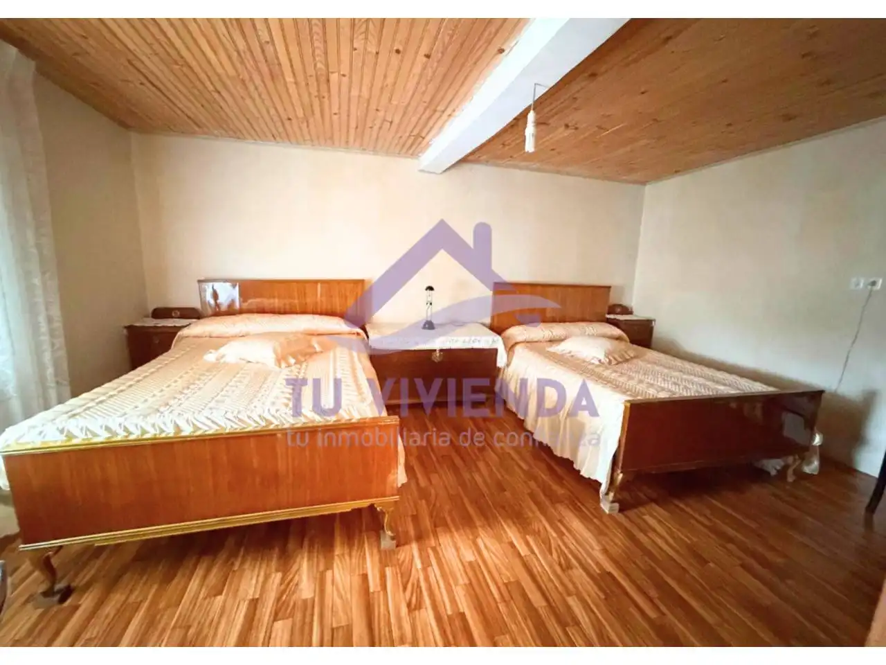 Dormitori de Casa o xalet en venda en Villaluenga de la Vega amb Calefacció i Moblat