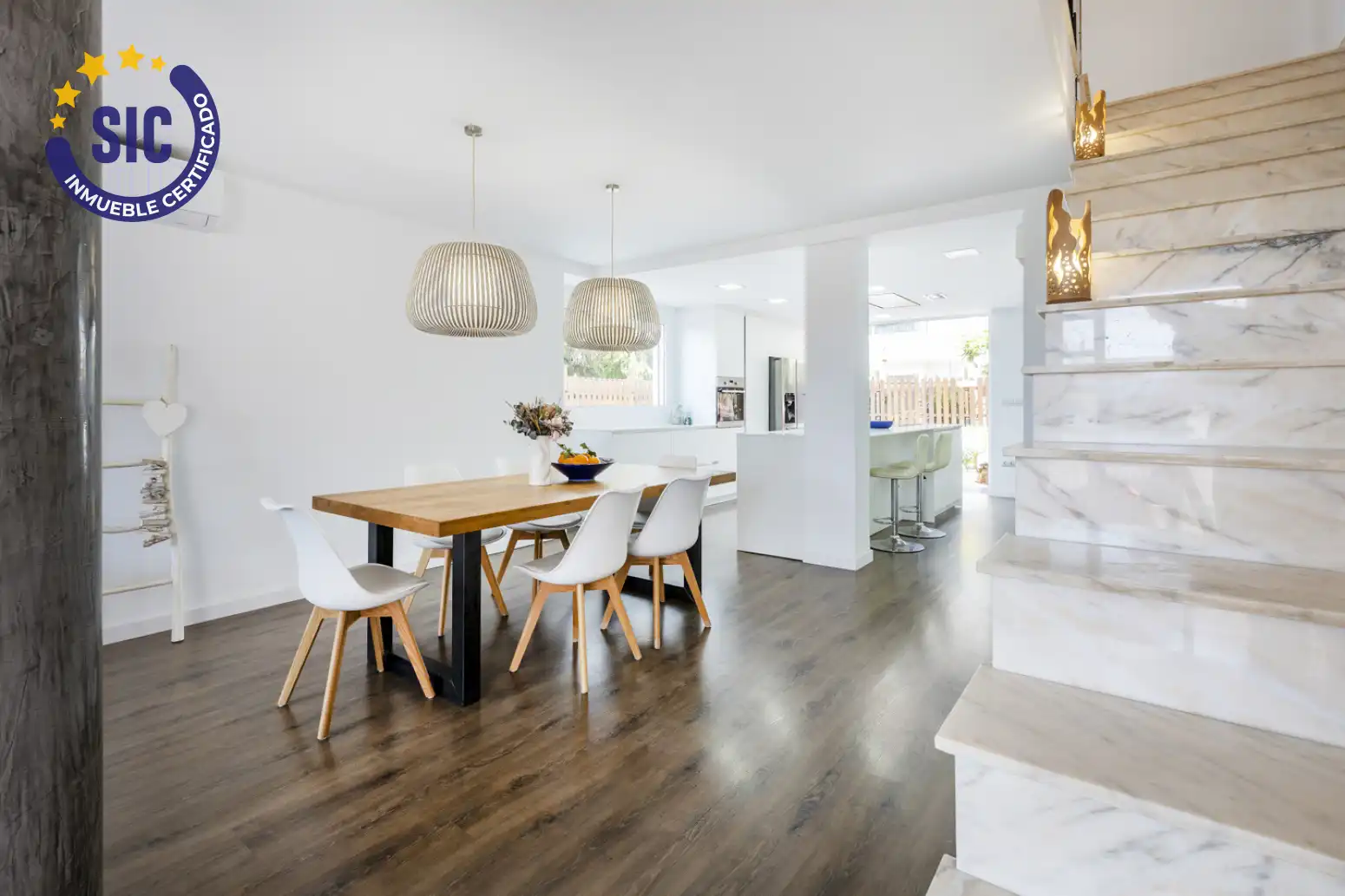 Comedor de Casa adosada en venta en El Puig de Santa Maria con Aire acondicionado, Calefacción y Jardín privado