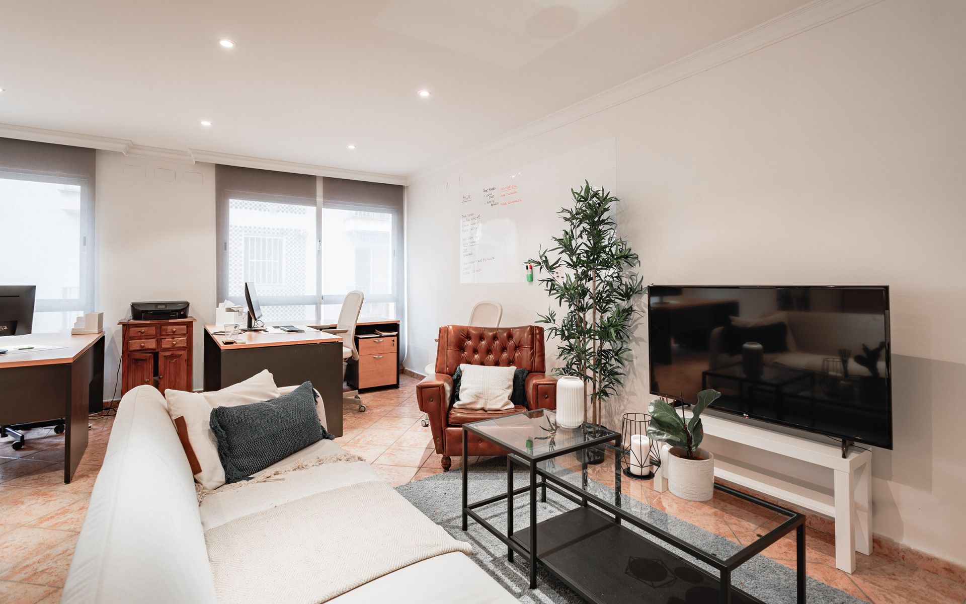 Sala d'estar de Local en venda en Marbella