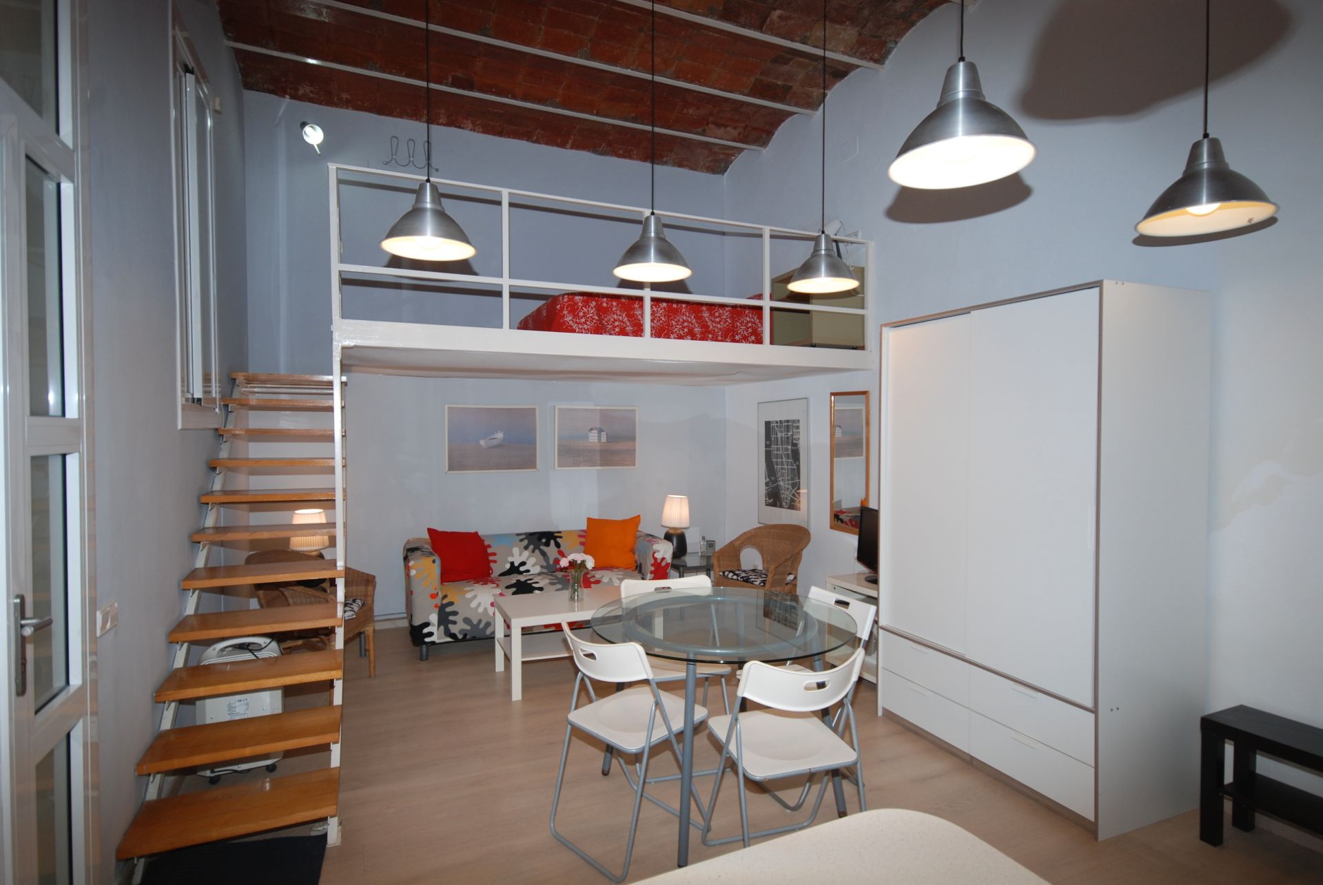 Living room of Study to rent in  Barcelona Capital  with Air Conditioner, Heating and Furnished