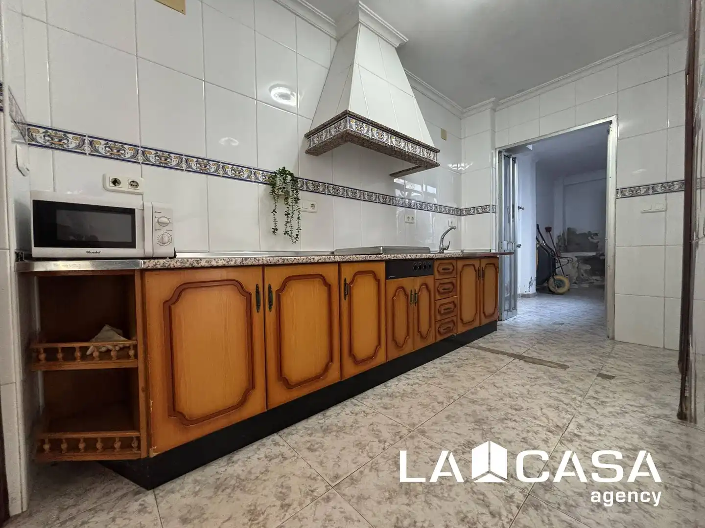 Kitchen of Houses for sale in Dos Hermanas