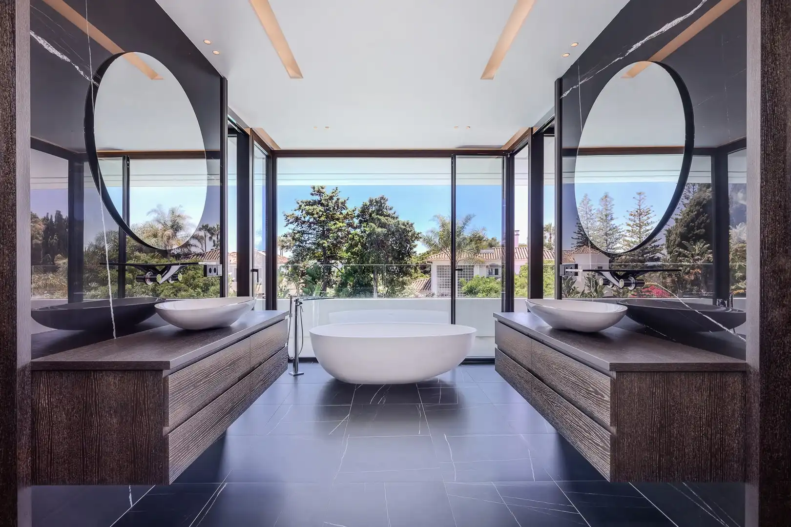 House with pool for sale in Marbella Centro, imagen 3