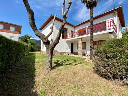 Vista exterior de Casa o xalet en venda en Olost amb Calefacció, Jardí privat i Terrassa