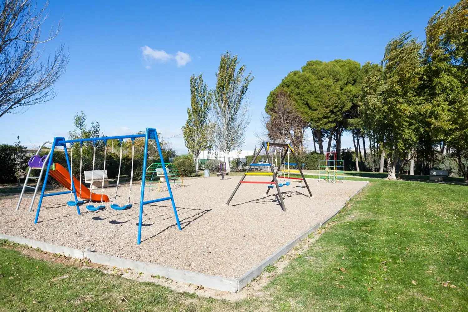 Parking of Houses for sale in Zaragoza  with Air Conditioner, Heating and Private garden