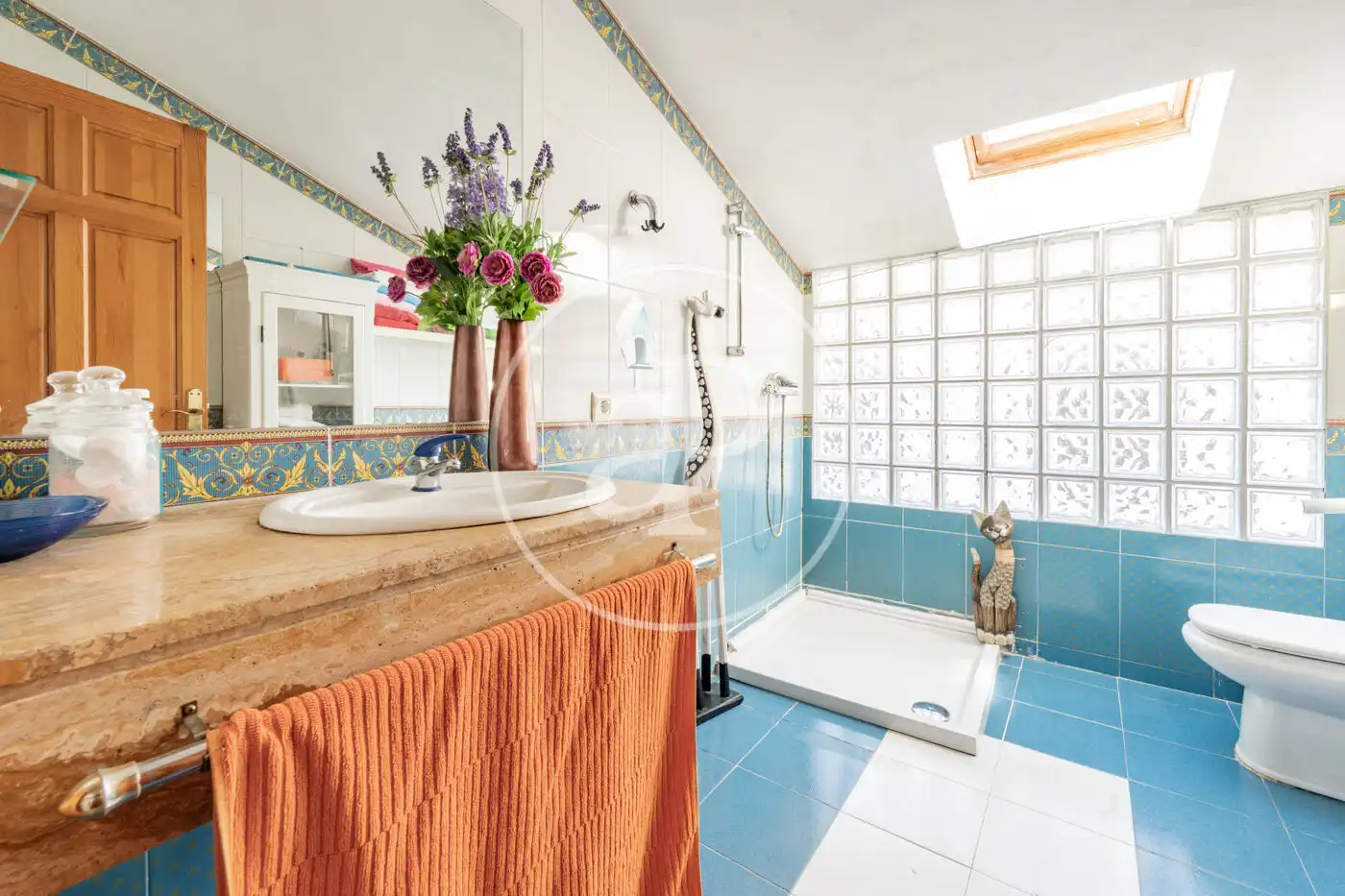 Bathroom of Houses for sale in Valdeolmos-Alalpardo, Madrid