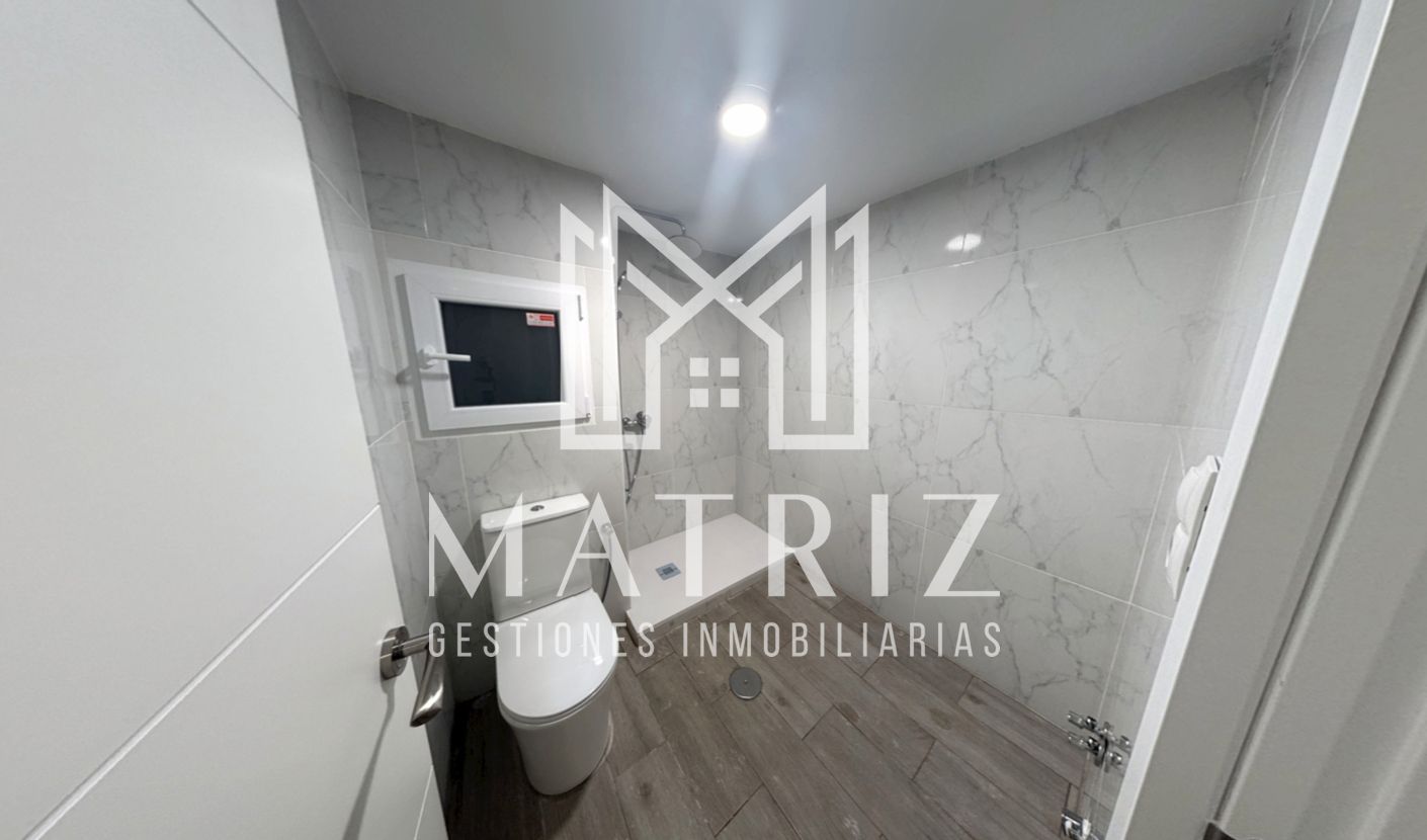 Bathroom of Flat for sale in Alicante / Alacant  with Balcony
