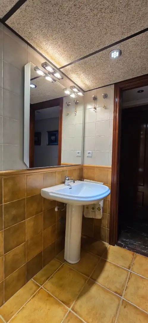 Bany de Pis en venda en Jaén amb Aire condicionat, Terrassa i Traster
