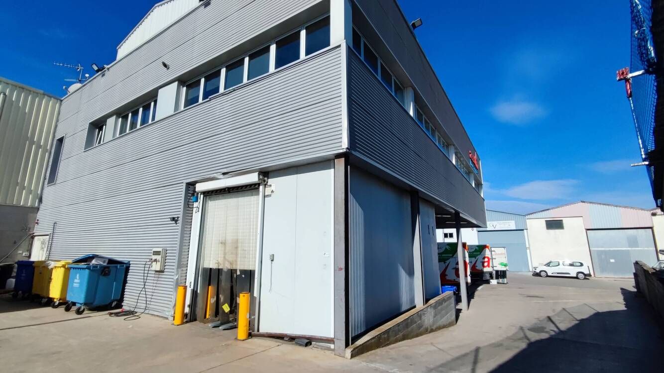 Vista exterior de Nau industrial en venda en Cardedeu