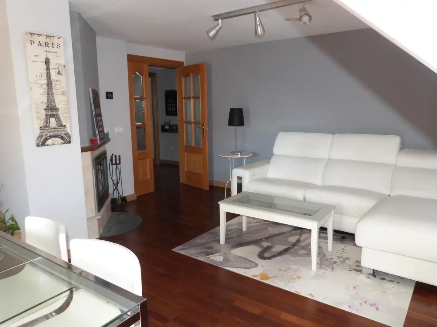 Sala d'estar de Àtic en venda en Tudela de Duero amb Calefacció, Jardí privat i Parquet